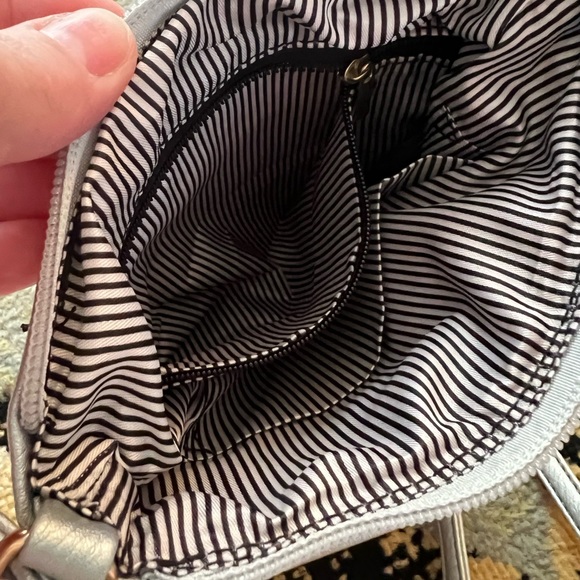 Deluxity Adjustable Crossbody - New W/O Tags - Picture 4 of 6